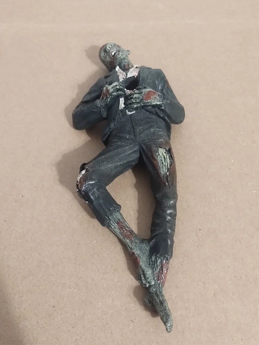 Amazing Gift Walking Dead Zombie Pen Holder Figurine 6.75